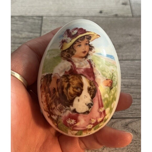 Vintage Royal Bayreuth Easter Egg Little Girl with St. Bernard Bone China 1977 - Picture 2 of 7